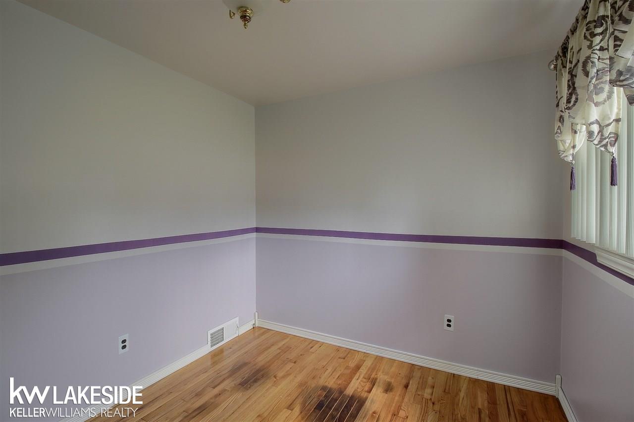 30221 Hayes Road Warren, MI 48088 - Photo 18 of 33 50012665-17.JPG
