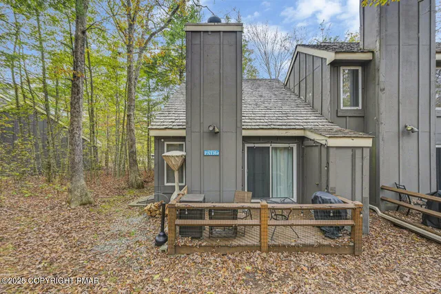 a view of a outdoor space with seating area