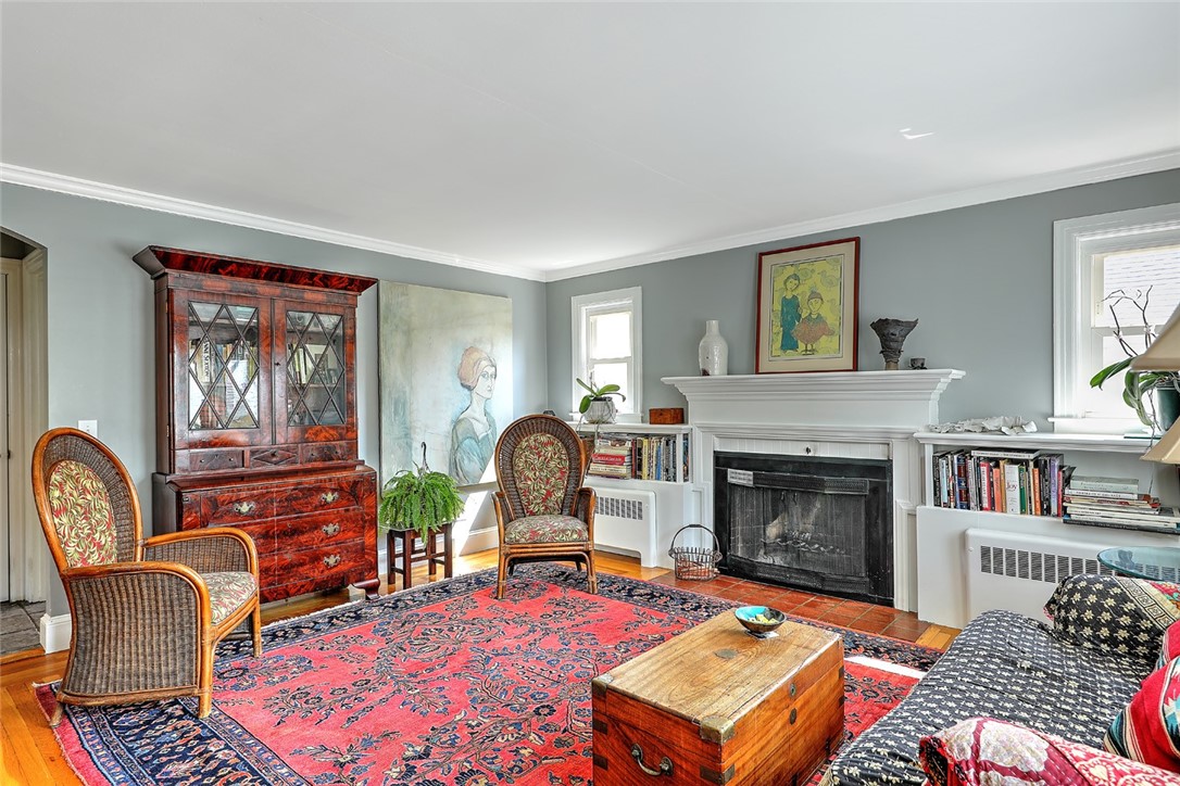 23 Haddon Hill Road Cranston, RI 02905 - Photo 4 of 40 Working Fireplace