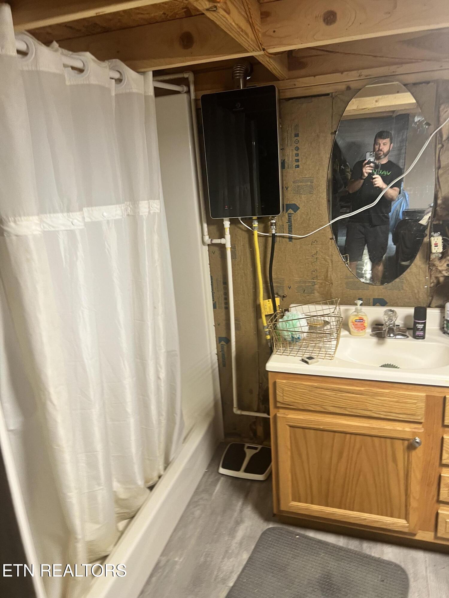 145 Shelton Lane Oneida, TN 37841 - Photo 9 of 18 IMG_9136