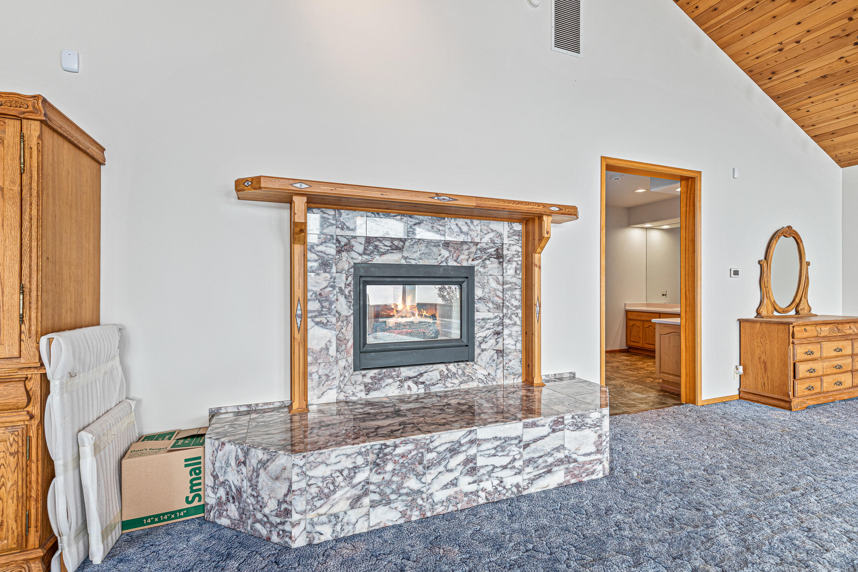 6380 Tunnel Loop Road Grants Pass, OR 97526 - Photo 33 of 83 Pass Through Fireplace