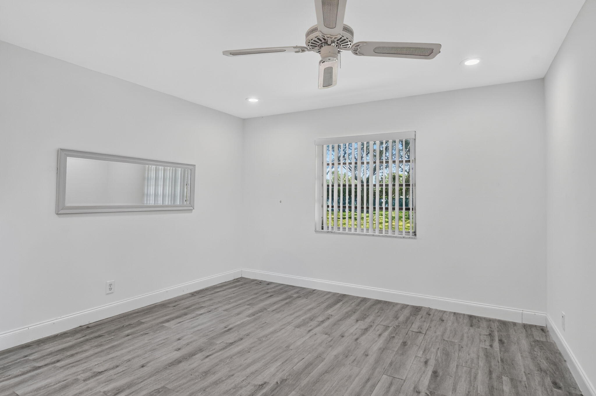 20846 Vinesta Circle Boca Raton, FL 33433 - Photo 17 of 36 Primary Bedroom