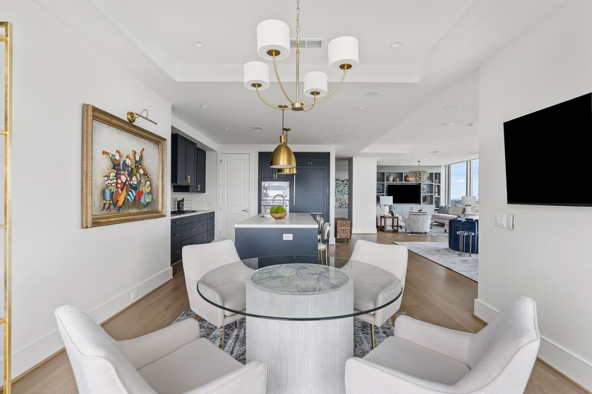 5656 San Felipe Street, Unit 1401 Houston, TX 77056 - Photo 14 of 40 Morning coffee with a side of infinite perspective. ???? This isn’t just a breakfast room; it’s a daily invitation to see the world from a higher level before the first email even lands.