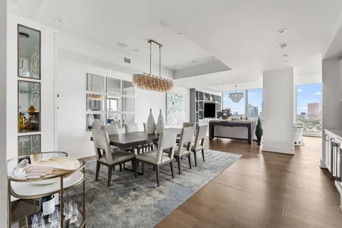 $2,999,000 | 5656 East San Felipe Street South, Unit 1401, Houston, TX 77056