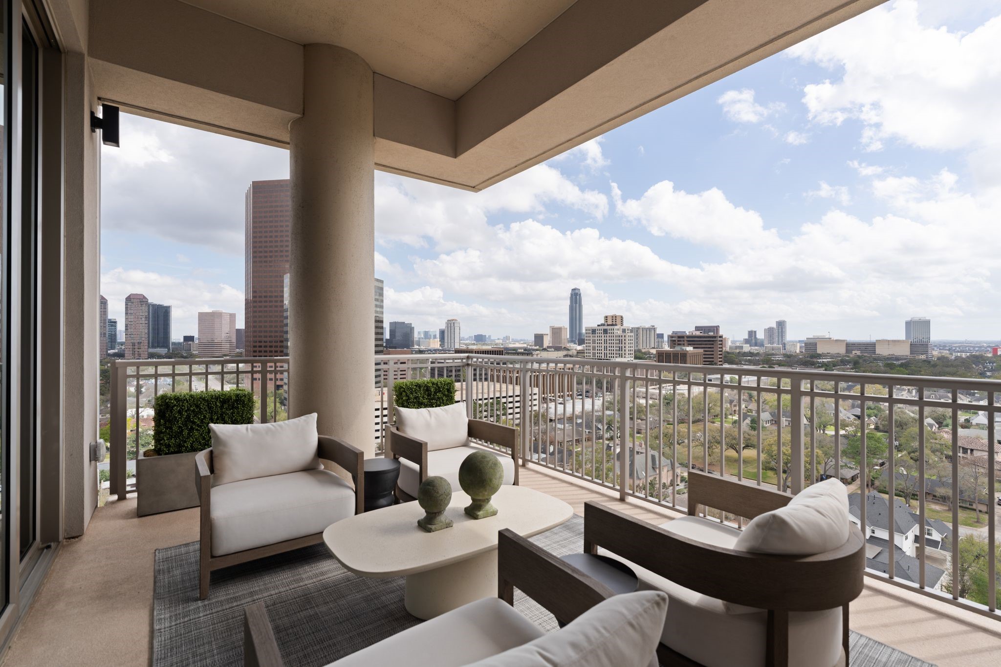 5656 San Felipe Street, Unit 1401 Houston, TX 77056 - Photo 30 of 40 The city is the only seasoning you need. An over-sized terrace with a built-in outdoor kitchen, designed for those who want to cook, dine, and live on a higher level.