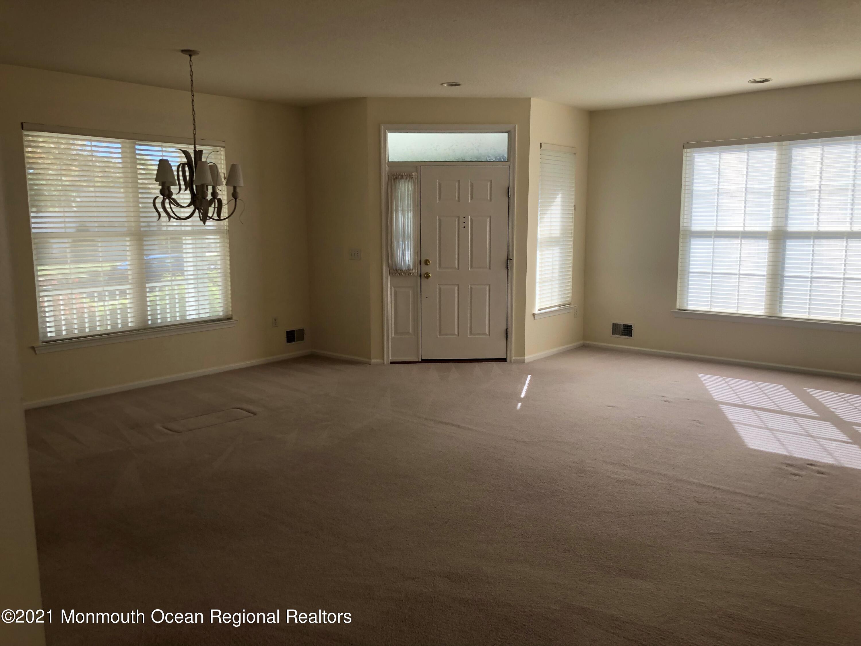 52 Silverside Road Lakewood, NJ 08701 - Photo 13 of 20 13