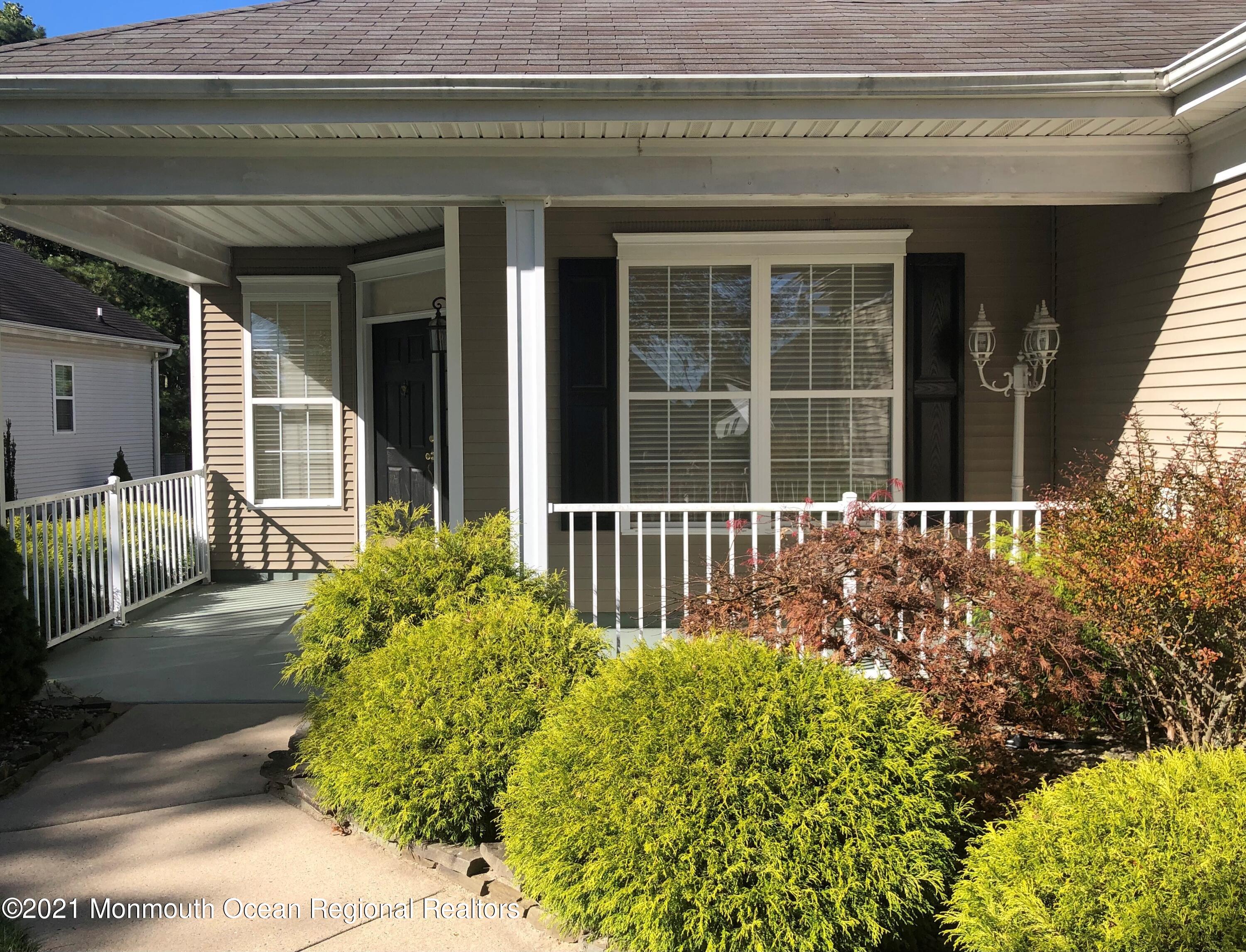 52 Silverside Road Lakewood, NJ 08701 - Photo 3 of 20 3