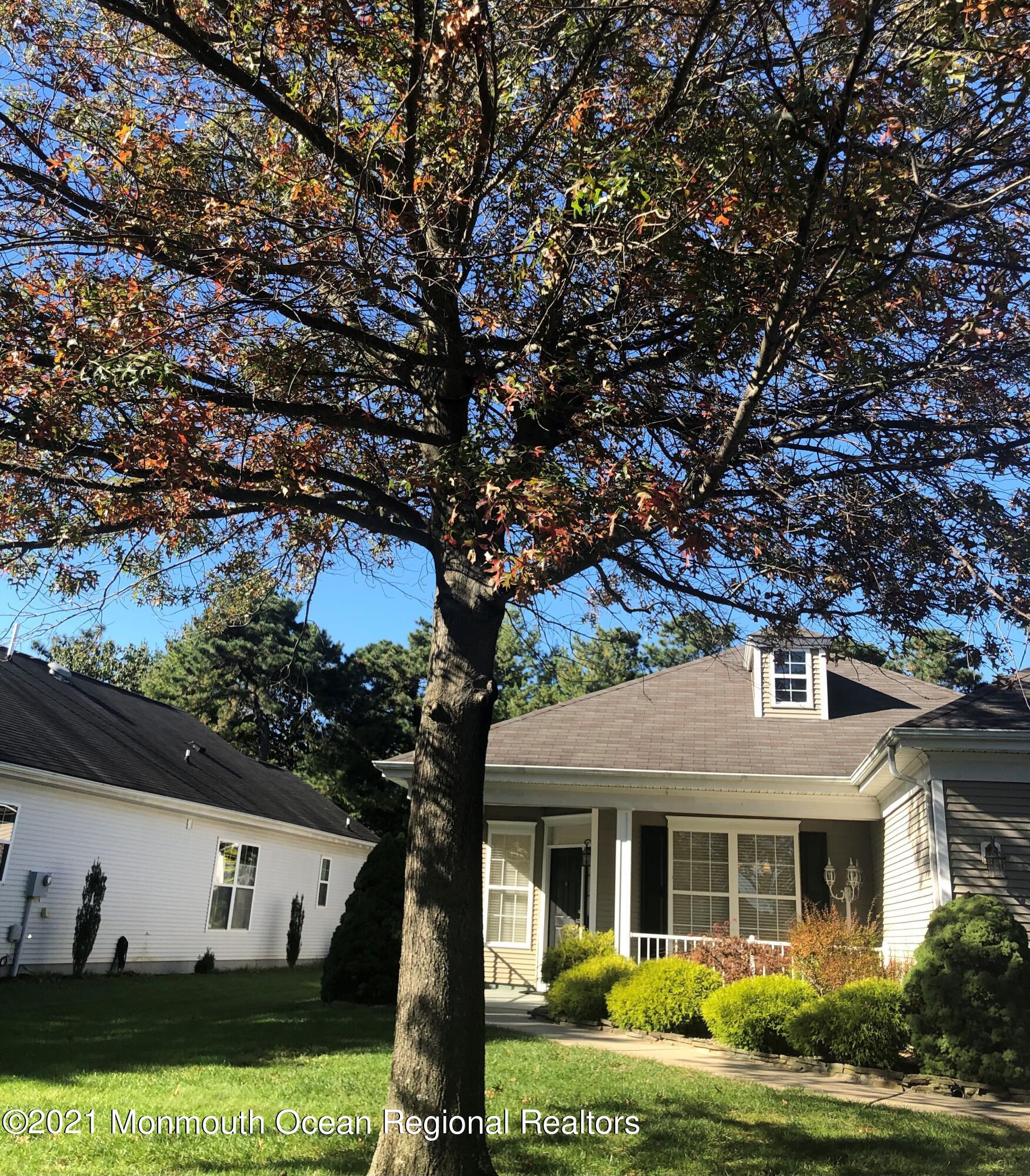 52 Silverside Road Lakewood, NJ 08701 - Photo 5 of 20 5