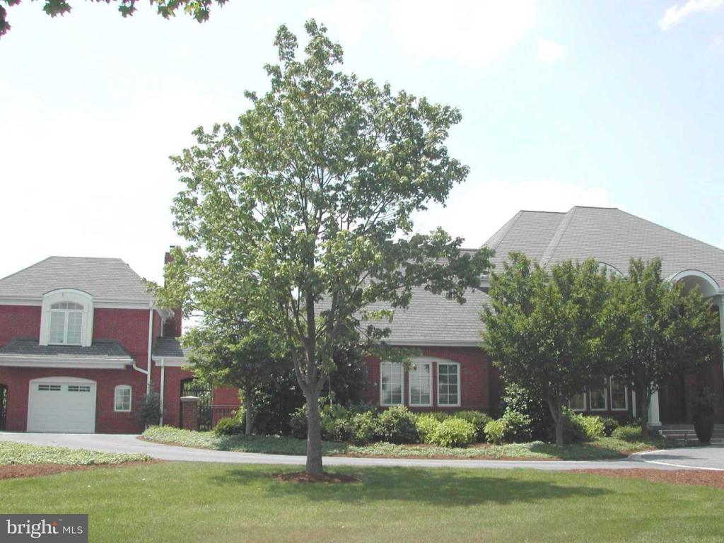 1041 Bluestone Drive Lititz, PA 17543 - Photo 2 of 40 Gallery Image 2