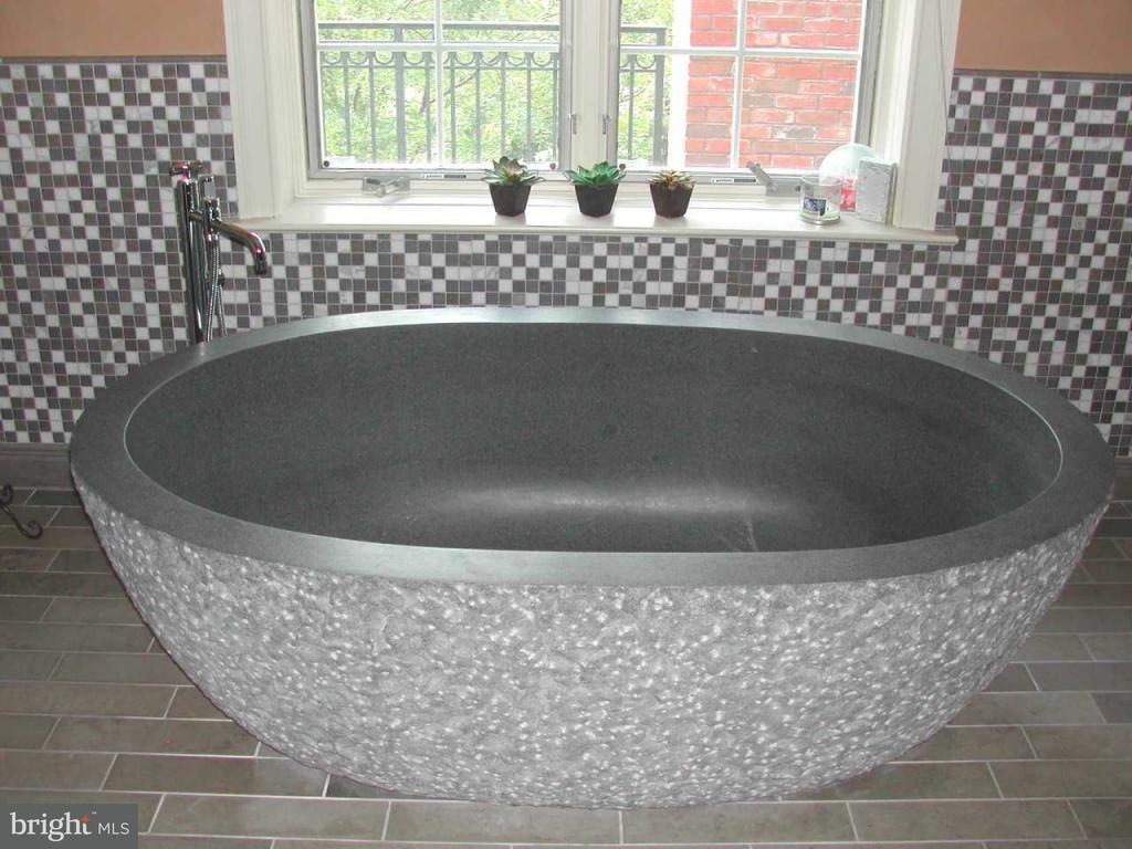 1041 Bluestone Drive Lititz, PA 17543 - Photo 11 of 40 Gallery Image 11