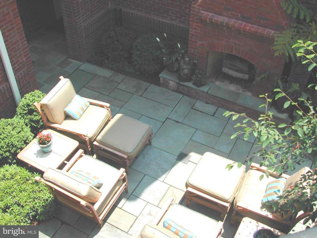 1041 Bluestone Drive Lititz, PA 17543 - Photo 30 of 40 Gallery Image 30