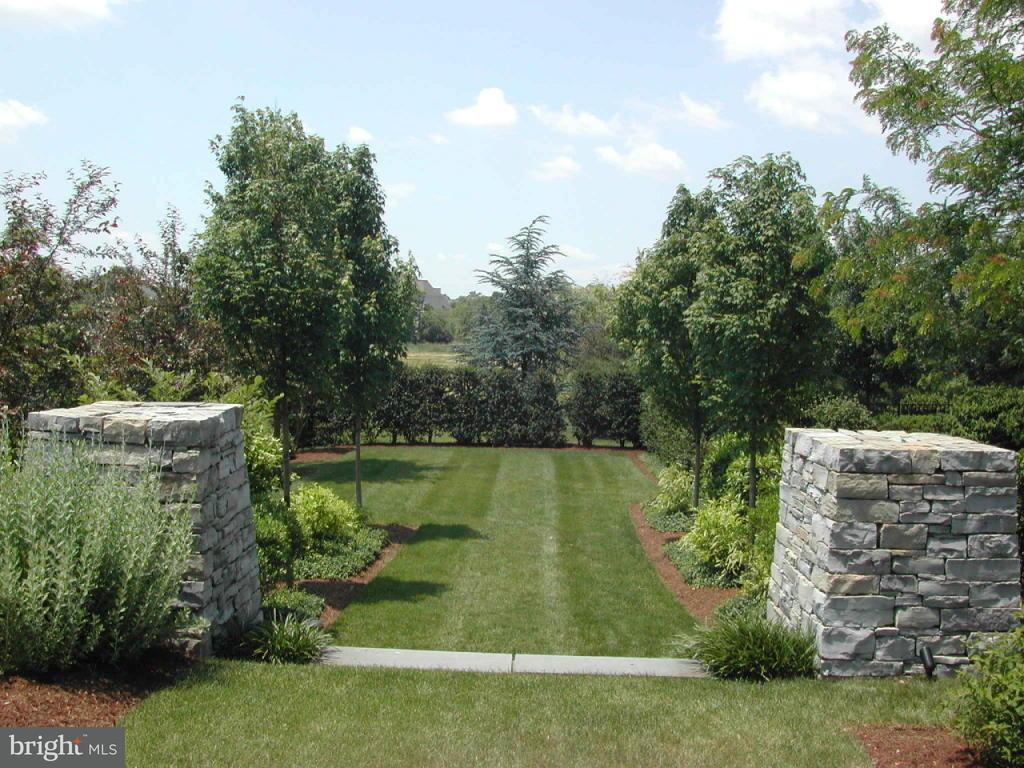 1041 Bluestone Drive Lititz, PA 17543 - Photo 33 of 40 Gallery Image 33