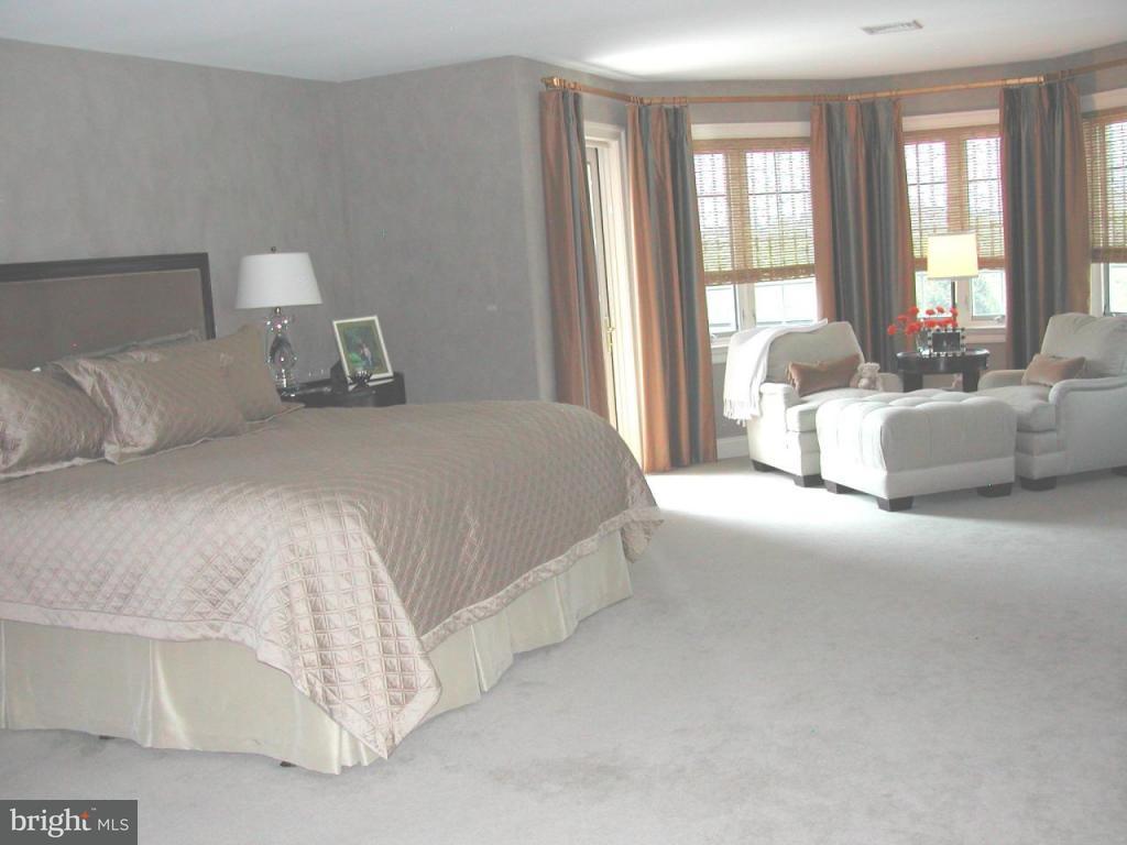 1041 Bluestone Drive Lititz, PA 17543 - Photo 8 of 40 Gallery Image 8