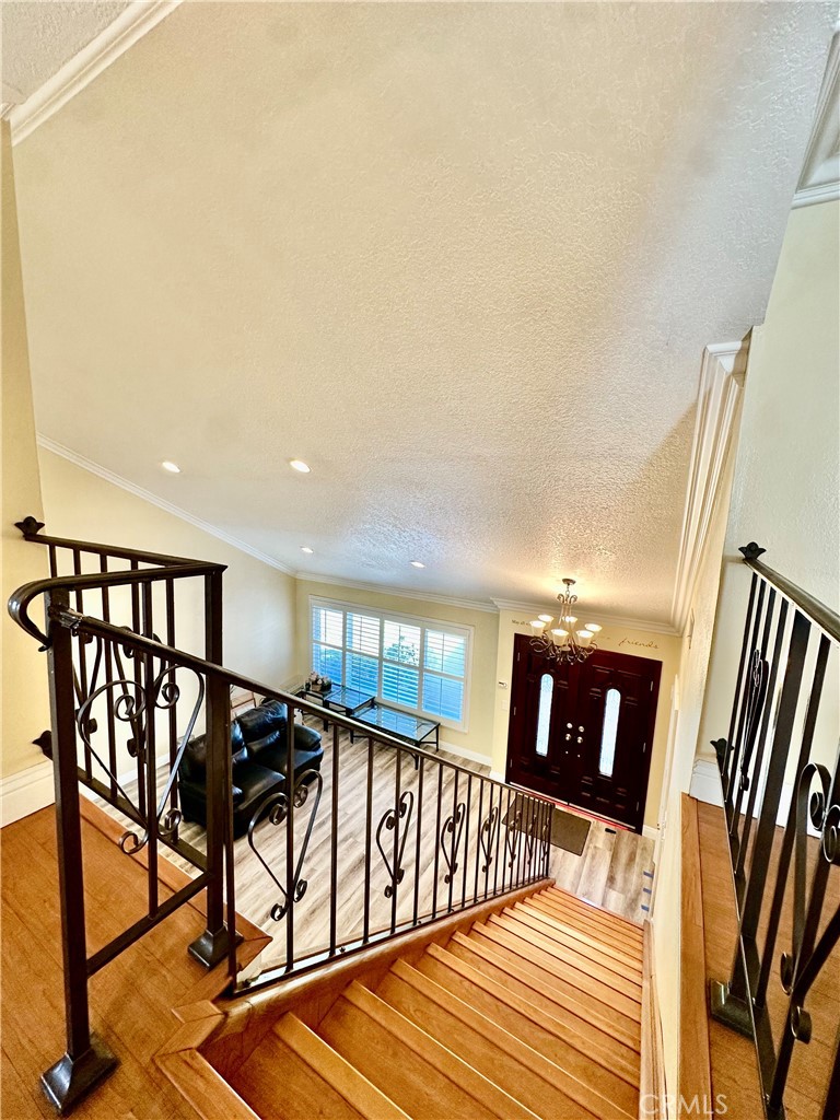 2860 East Hempstead Road Anaheim, CA 92806 - Photo 14 of 25 Stariway