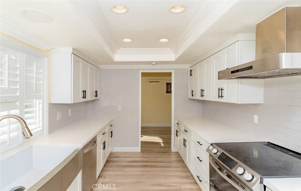 2860 East Hempstead Road Anaheim, CA 92806 - Photo 7 of 25 Kitchen