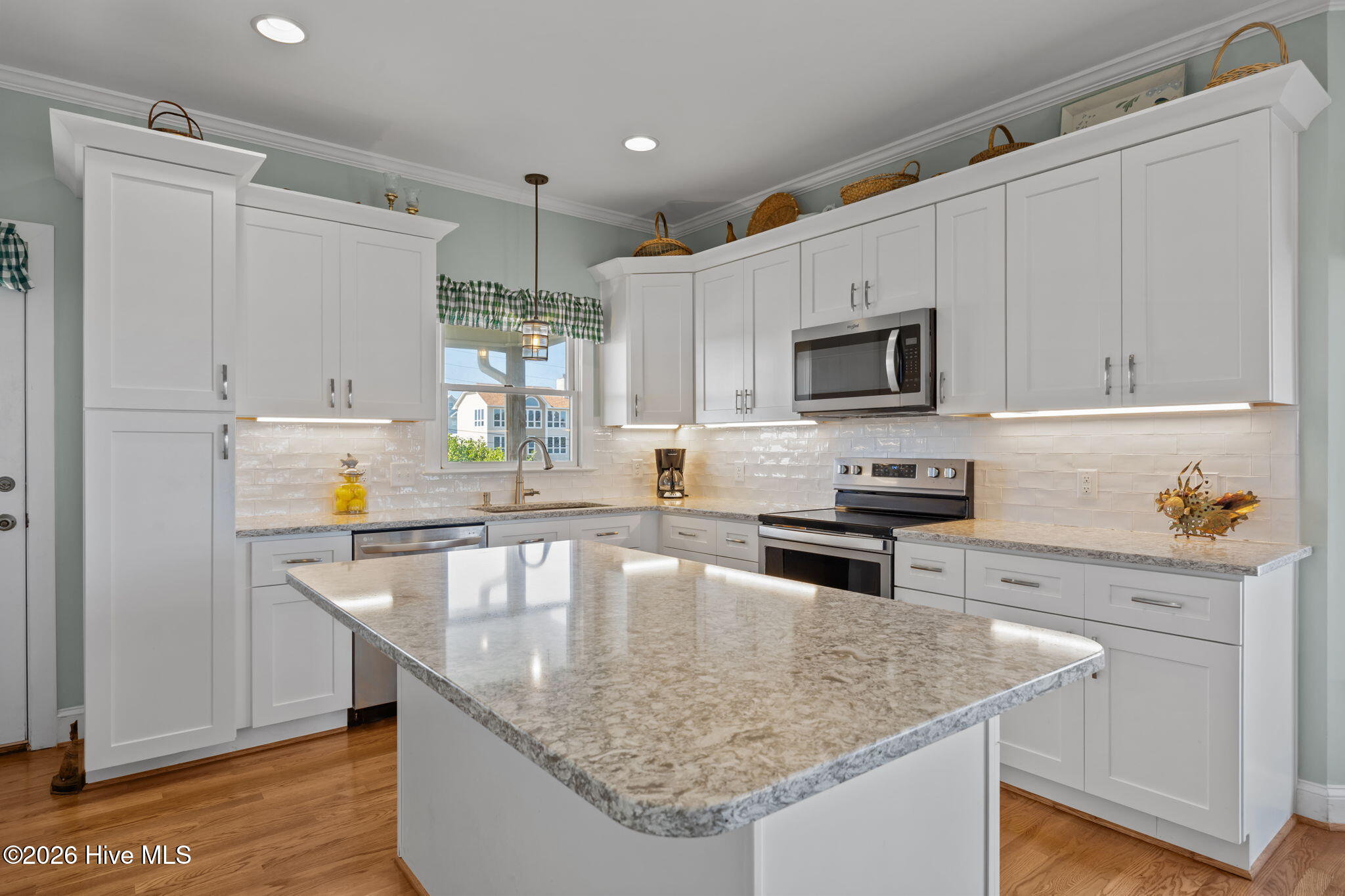 1711 East Fort Macon Road Atlantic Beach, NC 28512 - Photo 9 of 42 kitchen Island