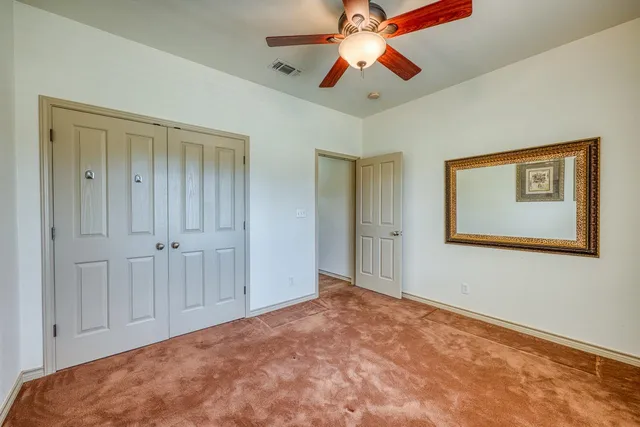 a view of empty room with window
