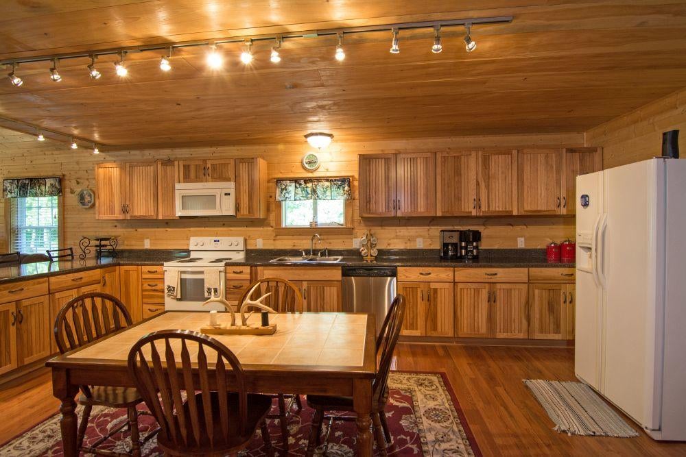 2196 Bal Noble Road Hinton, WV 25951 - Photo 12 of 33 Gallery Image 12