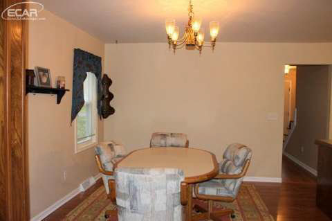 5138 East Carpenter Road Flint, MI 48506 - Photo 20 of 70 20421497-19.JPG