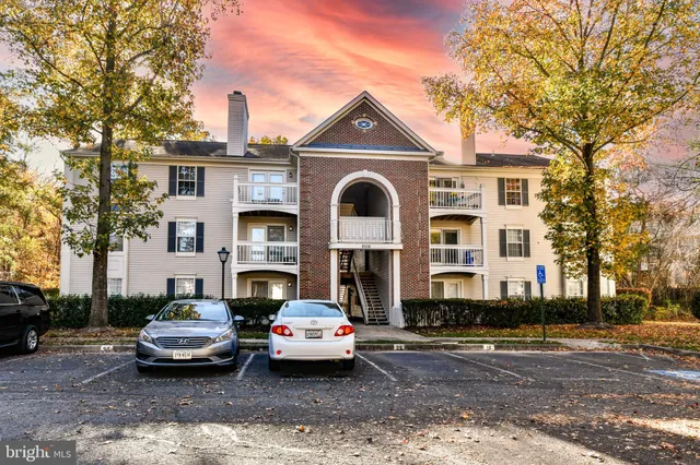 $2,200 | 8616 Shadwell Drive, Unit 63, Alexandria, VA 22309