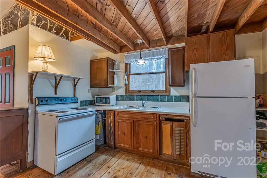 446 Lum Sprouse Road Leicester, NC 28748 - Photo 8 of 27 Gallery Image 8