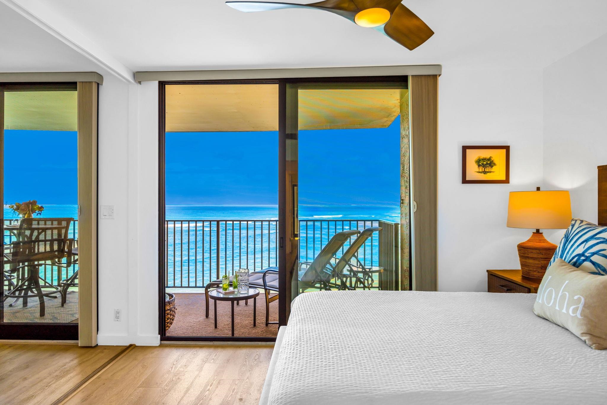 4401 Lower Honoapiilani Road, Unit B603 Lahaina, HI 96761 - Photo 18 of 41 a bedroom with a bed and windows