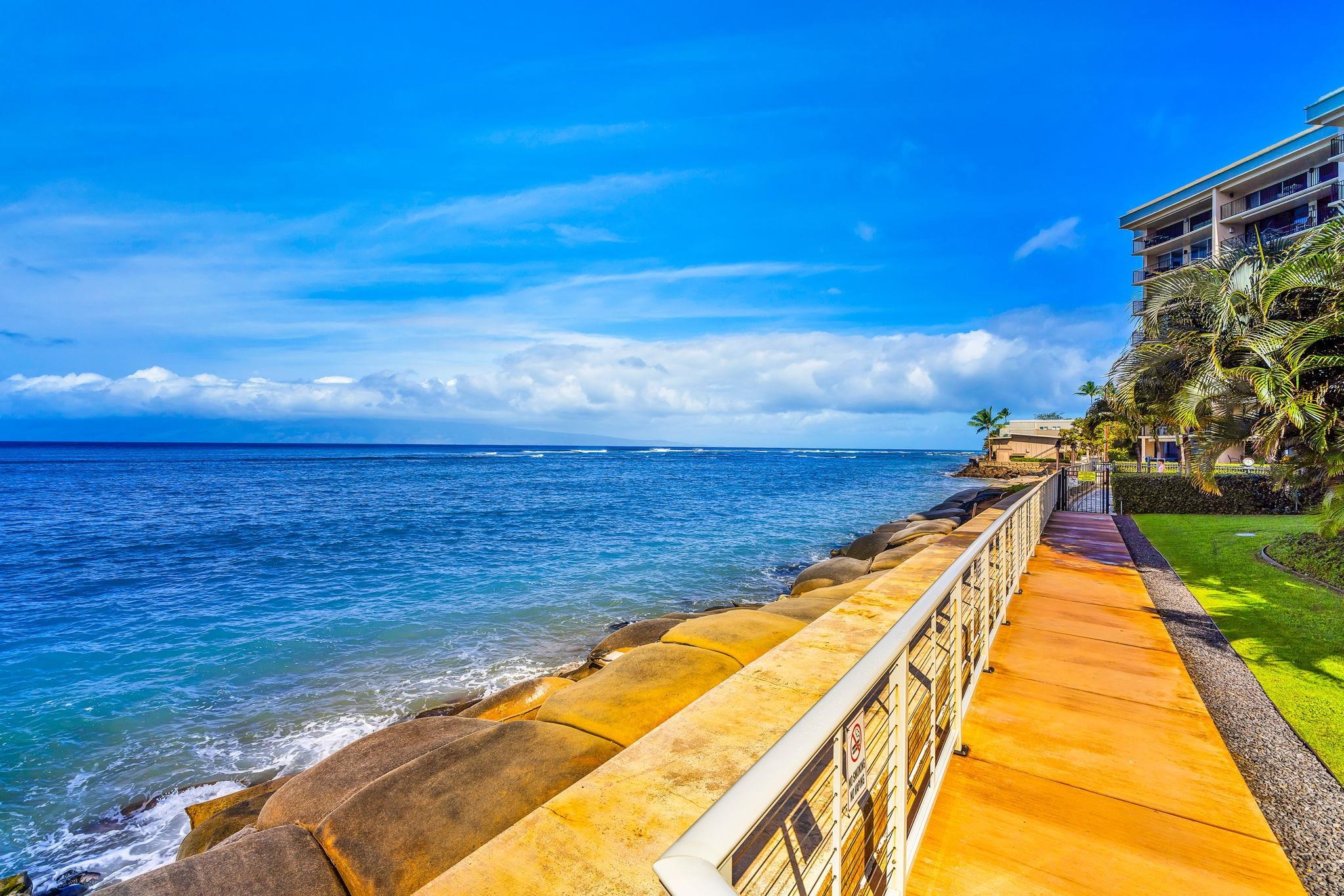 4401 Lower Honoapiilani Road, Unit B603 Lahaina, HI 96761 - Photo 32 of 41 a view of swimming pool with seating area