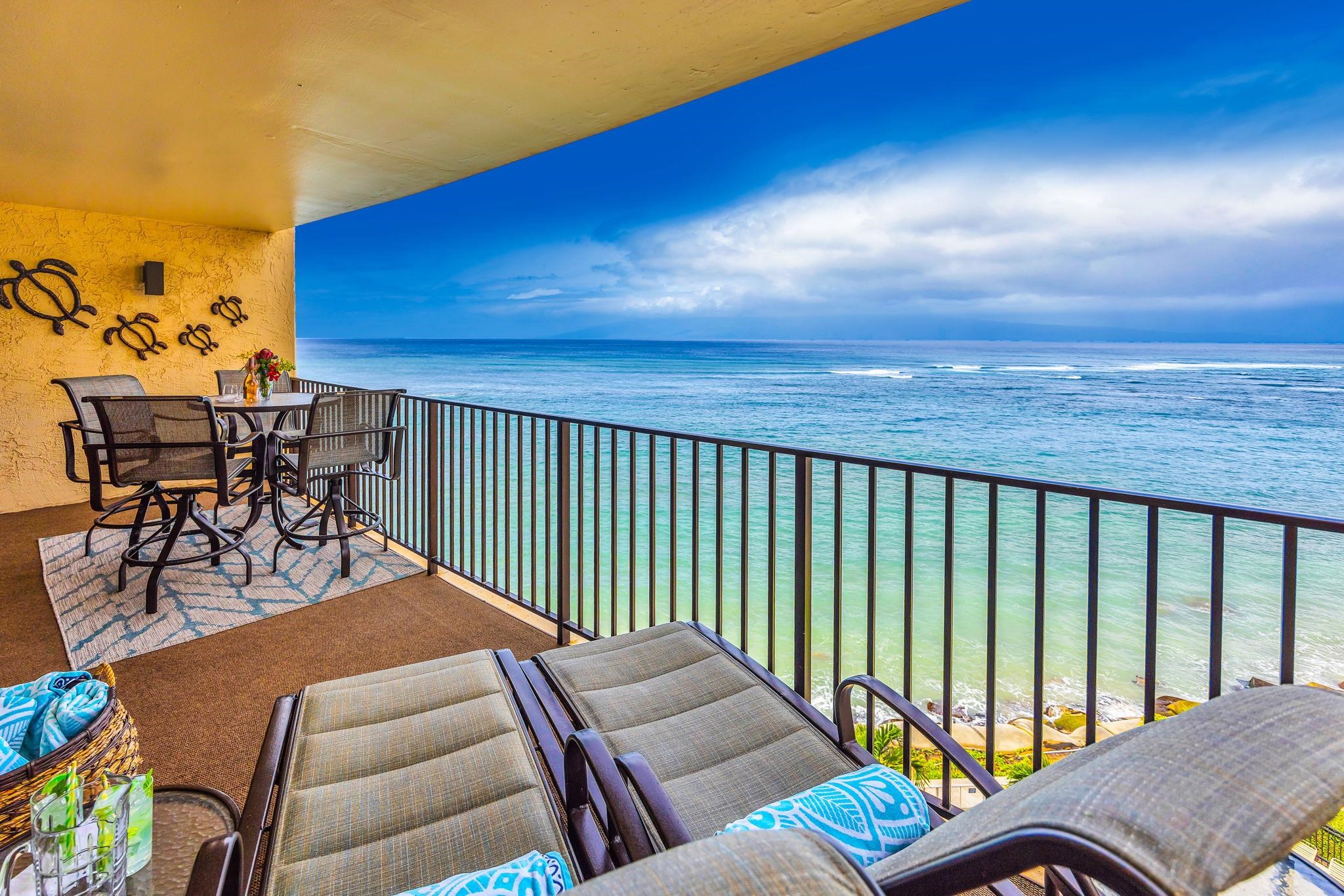 4401 Lower Honoapiilani Road, Unit B603 Lahaina, HI 96761 - Photo 6 of 41 a balcony with furniture