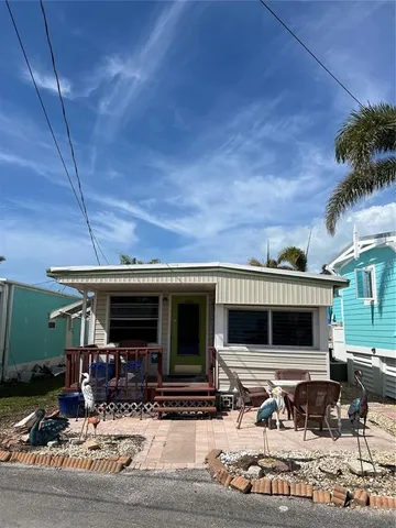 $289,000 | 2601 Gulf Drive North, Unit B16, Bradenton Beach, FL 34217