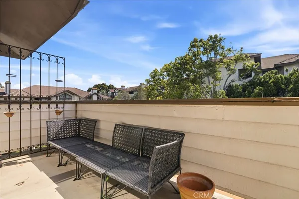 $795,000 | 2571 Plaza Del Amo, Unit 301, Torrance, CA 90503