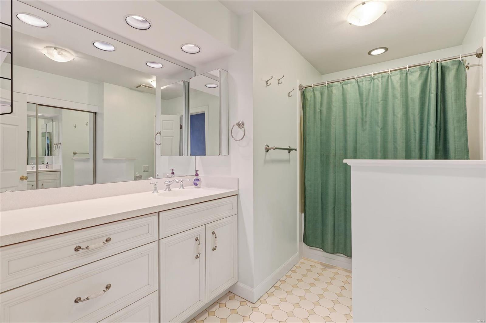 13491 Ladue Farm Road St. Louis, MO 63141 - Photo 20 of 41 Gallery Image 20