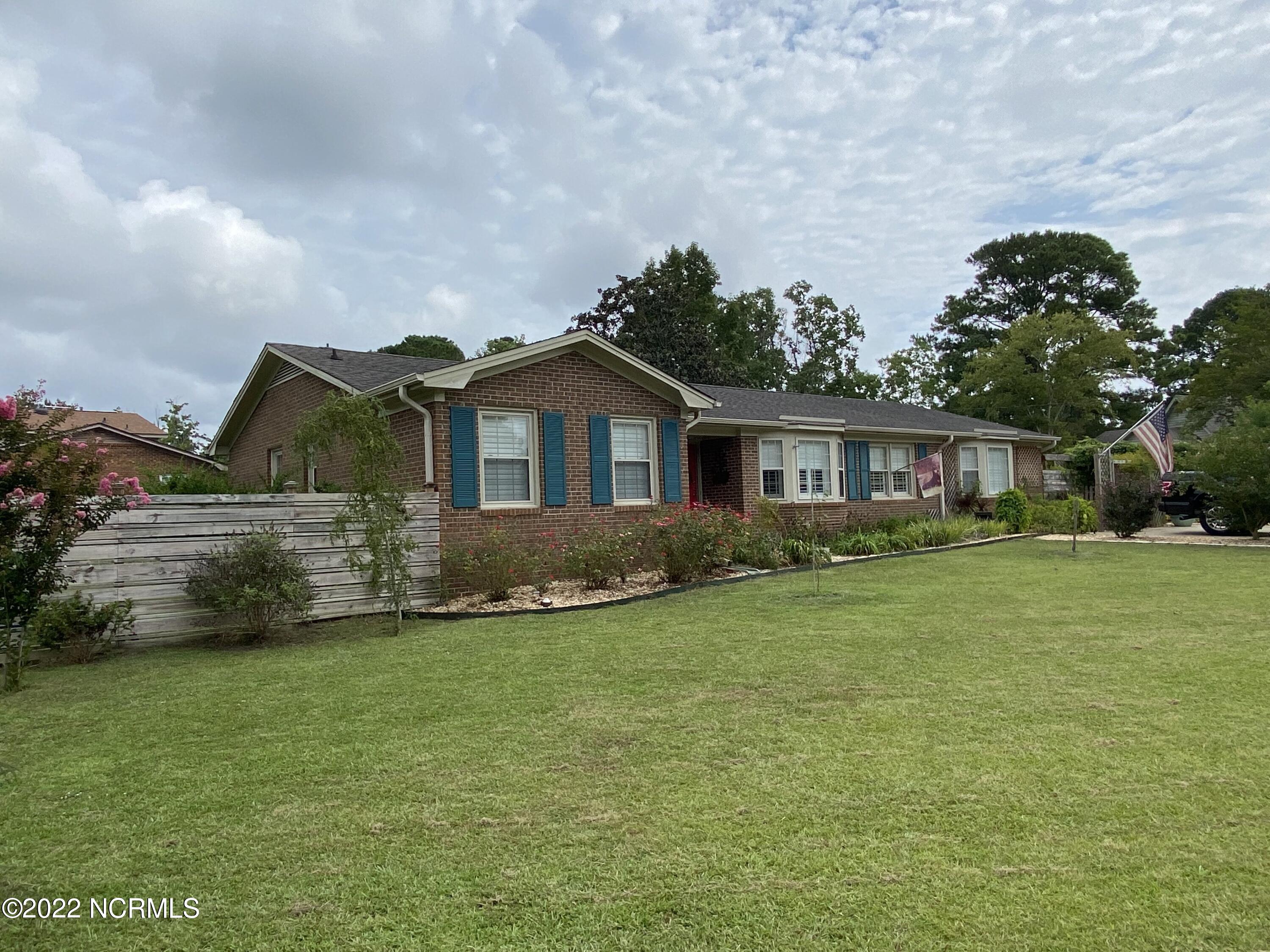 606 Kelly Road Wilmington, NC 28409 - Photo 3 of 28 4537EE35-2D2D-487F-AF5B-13945E748BA3