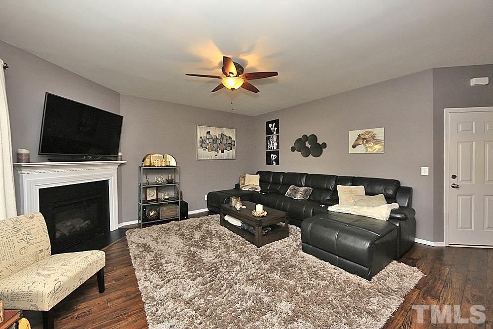 8203 Beaded Stone Street Raleigh, NC 27613 - Photo 3 of 18