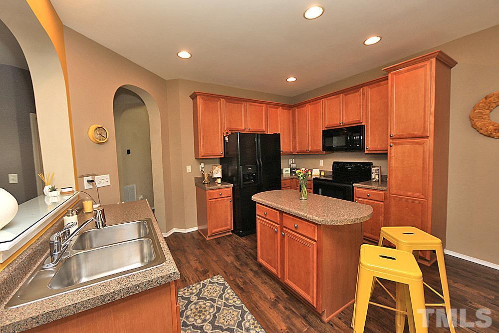 8203 Beaded Stone Street Raleigh, NC 27613 - Photo 5 of 18