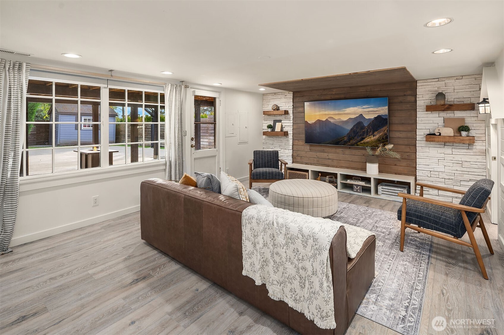 9617 Evergreen Drive Bellevue, WA 98004 - Photo 24 of 38