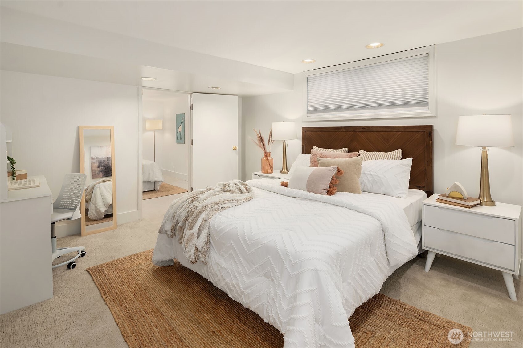 9617 Evergreen Drive Bellevue, WA 98004 - Photo 29 of 38