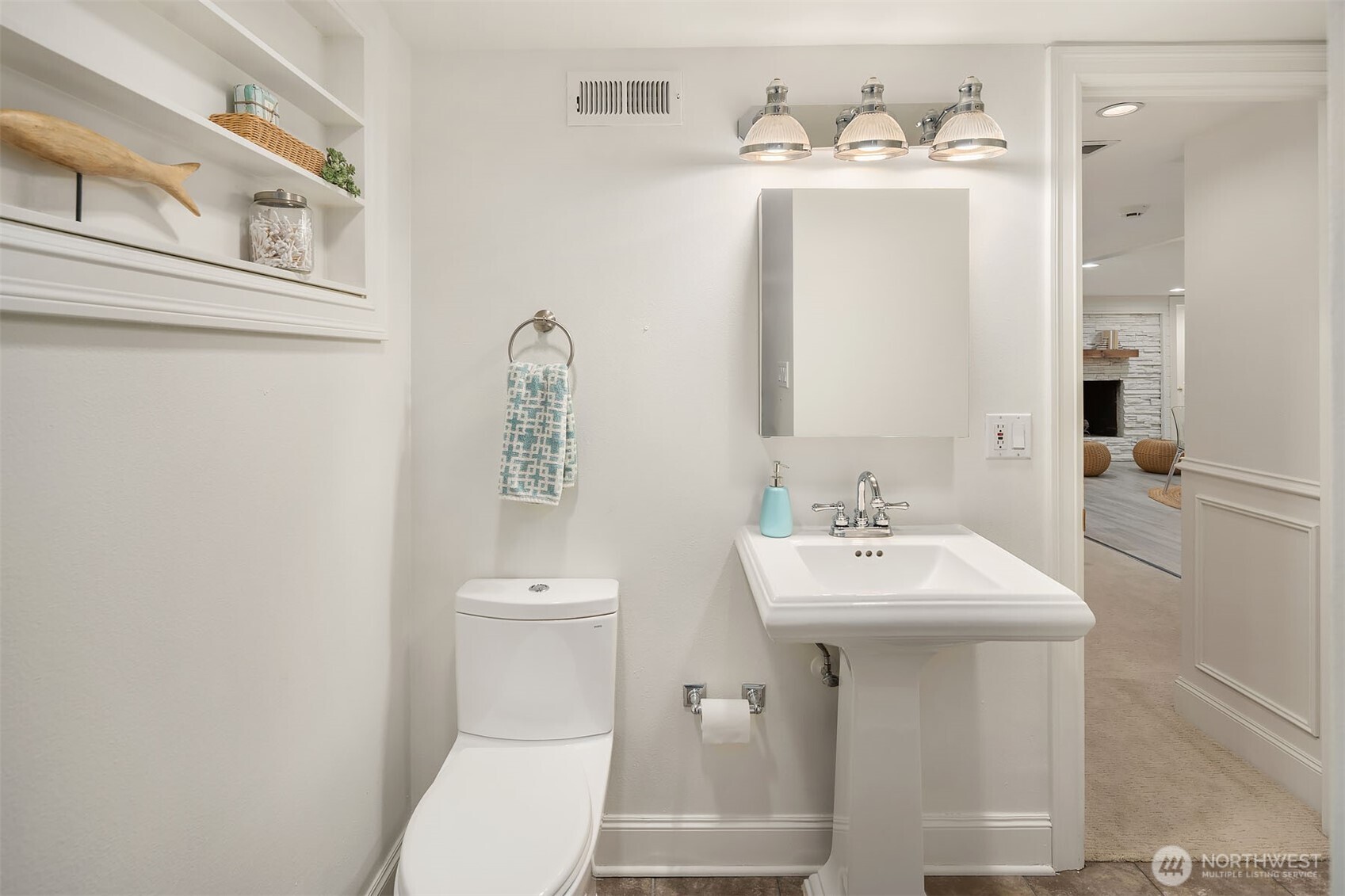 9617 Evergreen Drive Bellevue, WA 98004 - Photo 31 of 38