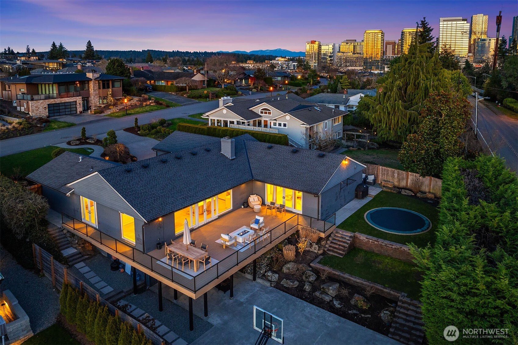 9617 Evergreen Drive Bellevue, WA 98004 - Photo 32 of 38