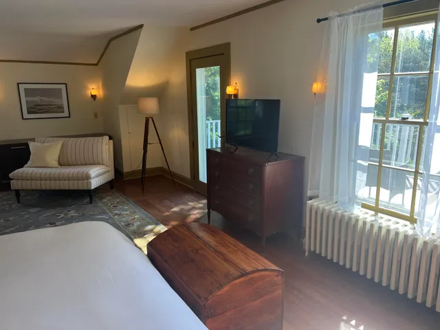 $2,250,000 | 2 Lookout Point Road, Bar Harbor, ME 04609