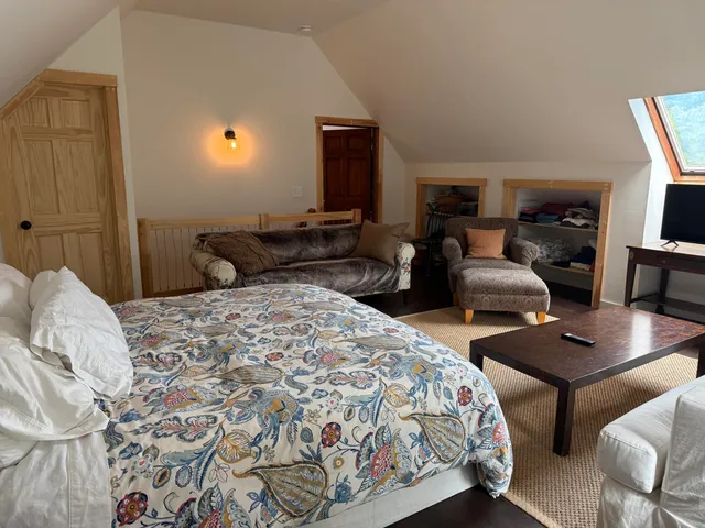 $2,250,000 | 2 Lookout Point Road, Bar Harbor, ME 04609