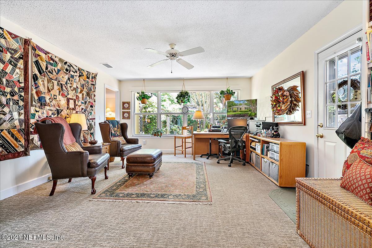 4077 London Road Jacksonville, FL 32207 - Photo 6 of 19 Family room