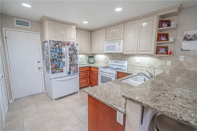 $719,899 | 23732 VÃa Tomas, Valencia, CA 91355