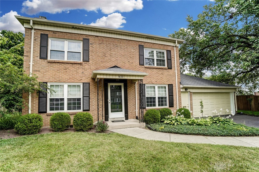 433 Avon Way Kettering, OH 45429 - Photo 2 of 37