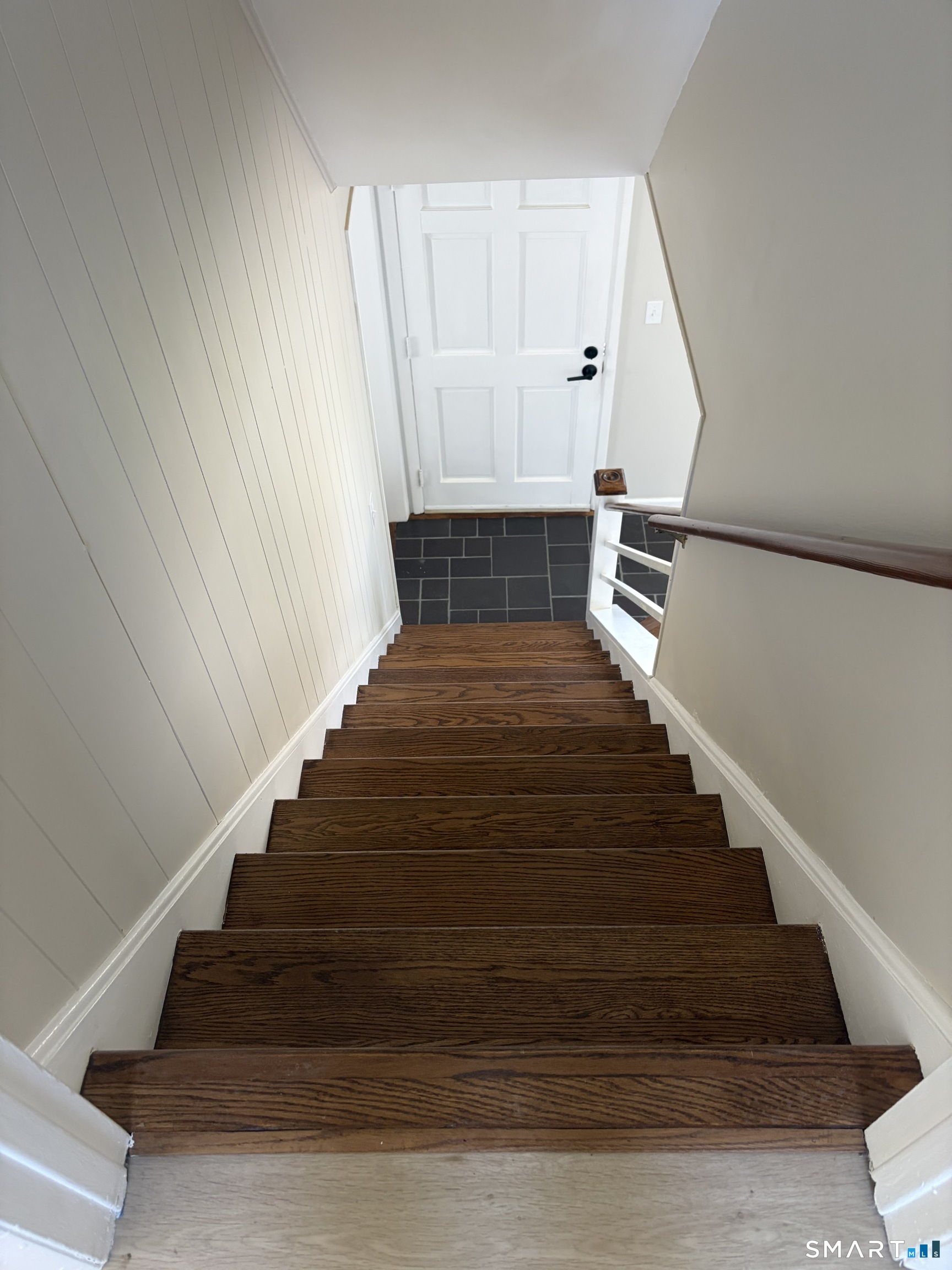 123 Longview Avenue Fairfield, CT 06824 - Photo 21 of 23 a view of entryway