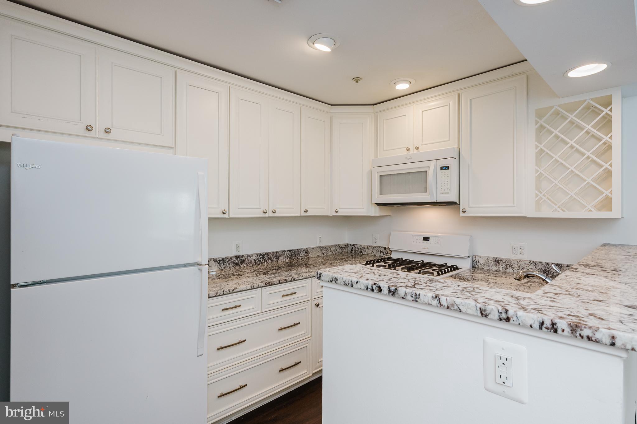 6830 H Hayley Ridge Way, Unit H Baltimore, MD 21209 - Photo 12 of 43 Fully equipped - modern