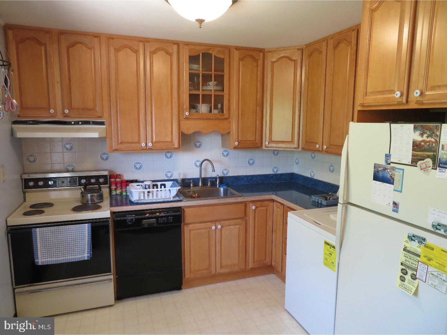 33 Umber Road Levittown, PA 19056 - Photo 5 of 21 Gallery Image 5