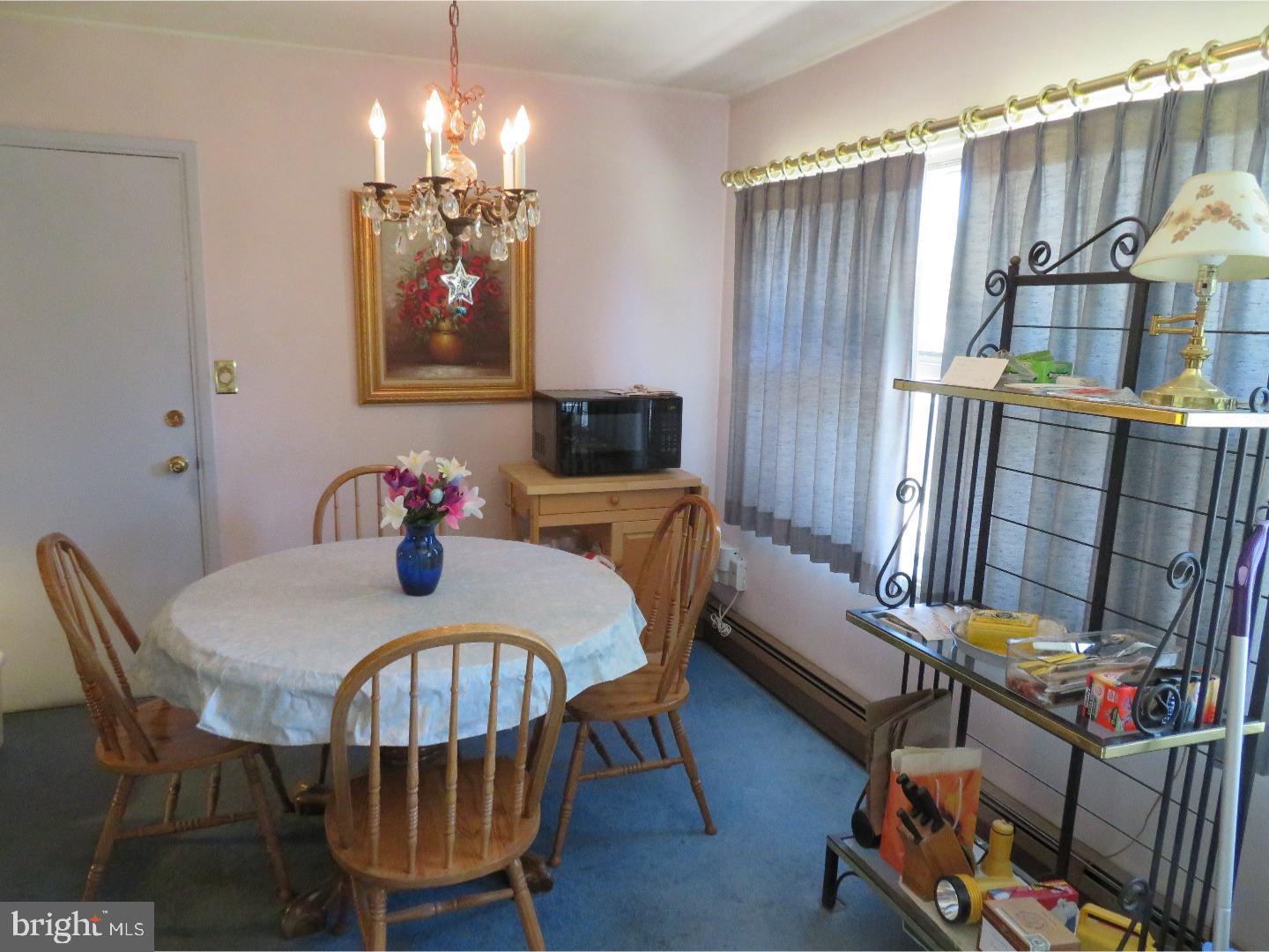 33 Umber Road Levittown, PA 19056 - Photo 7 of 21 Gallery Image 7