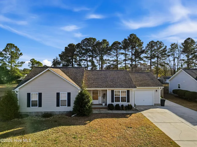 $295,000 | 103 Hunt Drive, Hubert, NC 28539