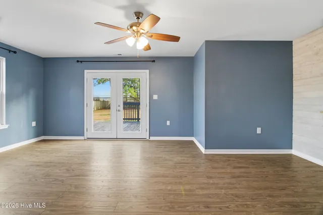 $295,000 | 103 Hunt Drive, Hubert, NC 28539