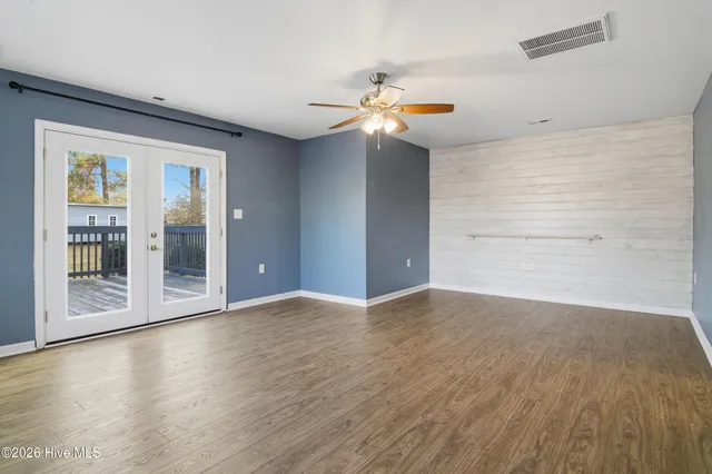 $295,000 | 103 Hunt Drive, Hubert, NC 28539